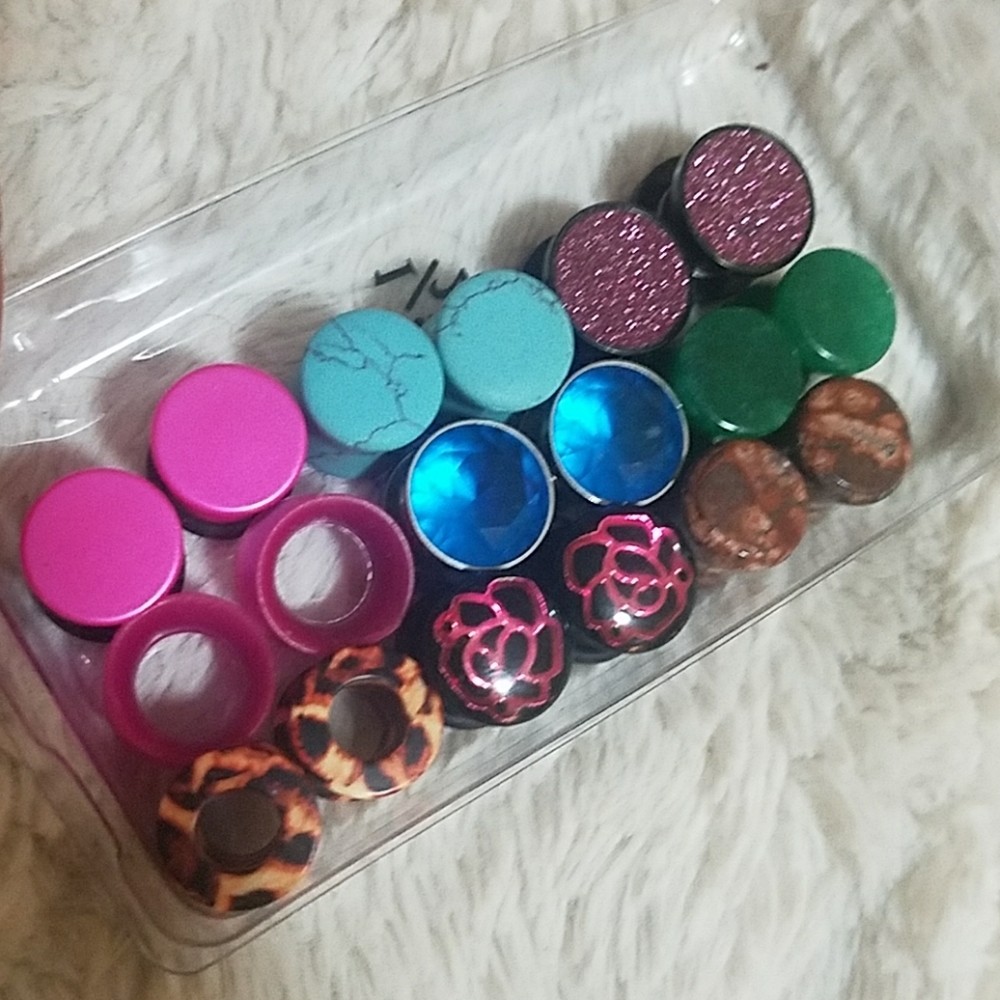00 assortment of plugs